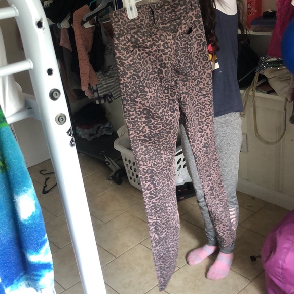 Leopard print pants never been used - Picture 3 of 3